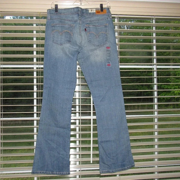 LEVI’S Demi Curve Low Boot Light Wash Jeans Size 9 - Picture 3 of 5